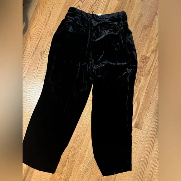 NWT Banana Republic Veluro Relaxed Black 
Velvet Pant size 12 - Picture 5 of 6